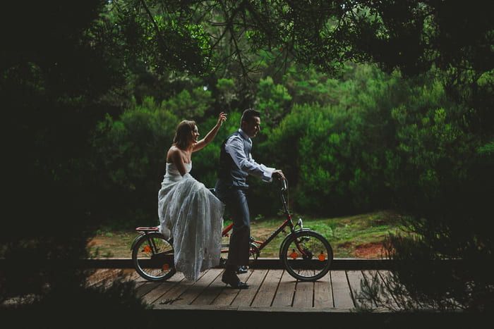 pos boda en bicicleta